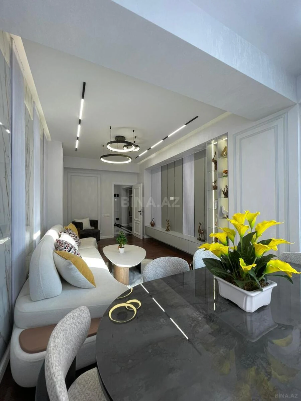 Satılır 3 otaqlı mənzil 101 m²