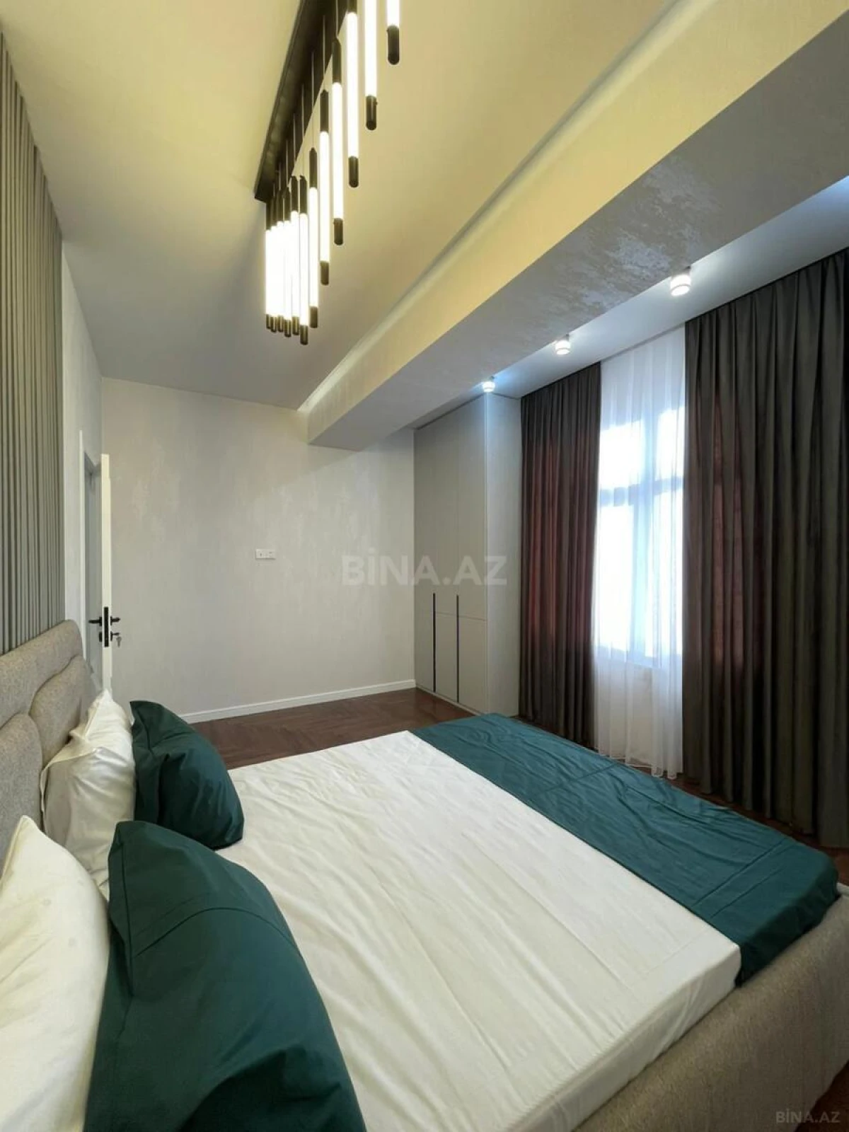 Satılır 3 otaqlı mənzil 101 m²