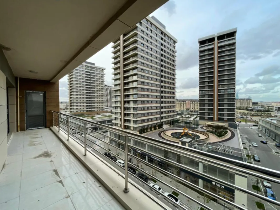 Satılır 3 otaqlı mənzil 157 m²