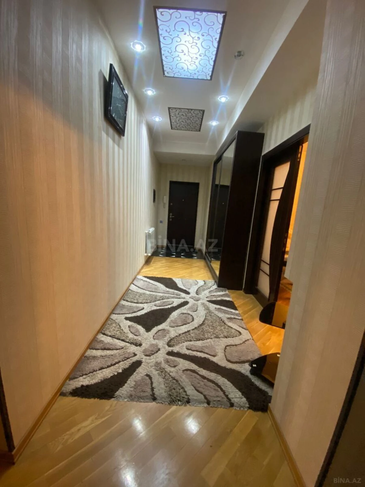 Satılır 3 otaqlı mənzil 92 m²