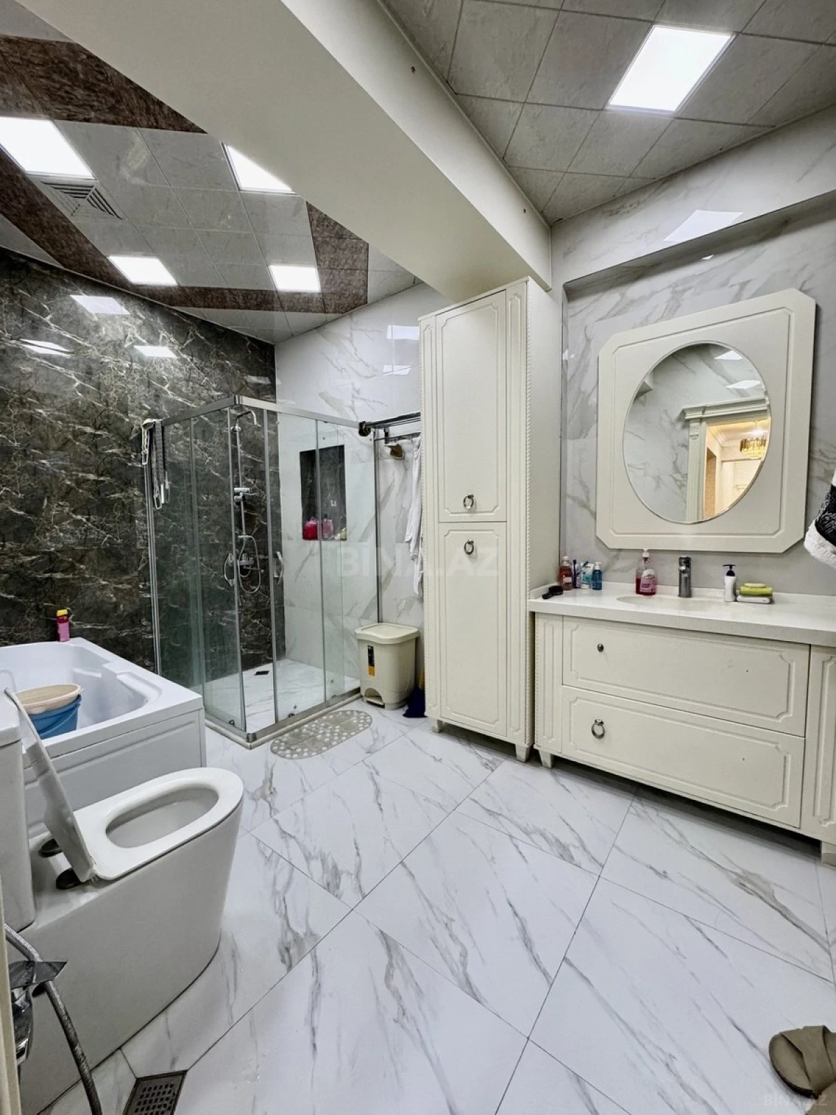 Satılır 3 otaqlı mənzil 141 m²