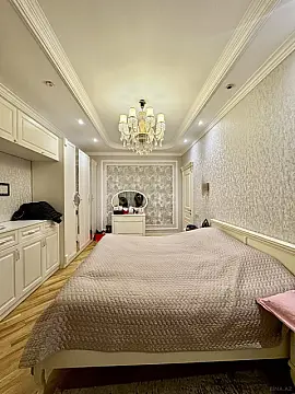 Satılır 3 otaqlı mənzil 141 m²