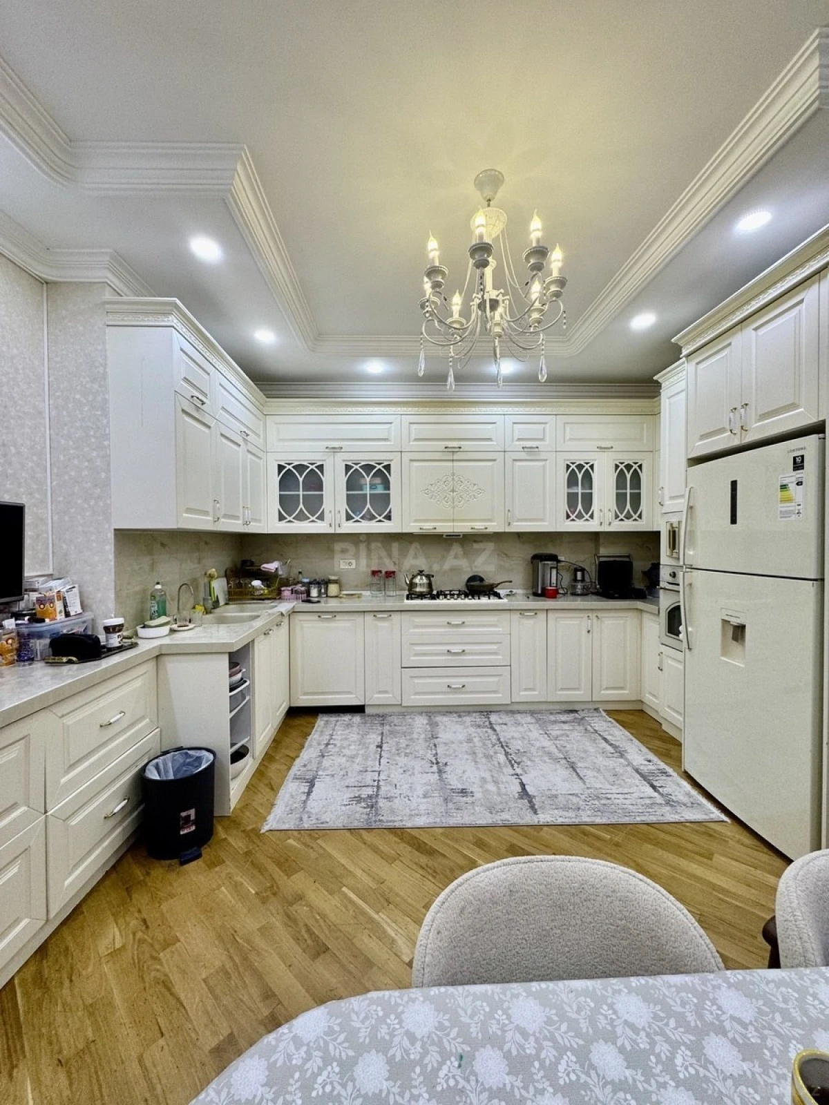 Satılır 3 otaqlı mənzil 141 m²