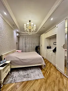 Satılır 3 otaqlı mənzil 141 m²