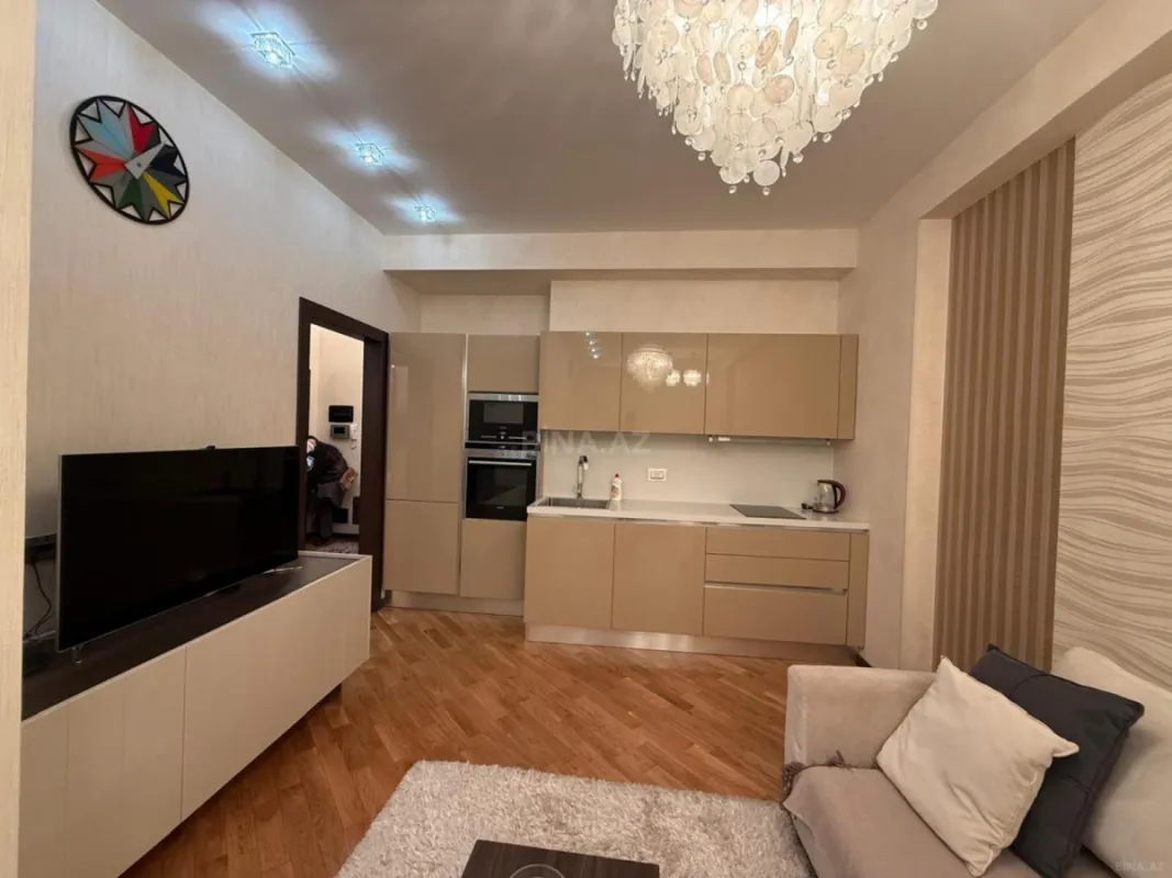 Kirayə verilir 2 otaqlı mənzil 75 m²