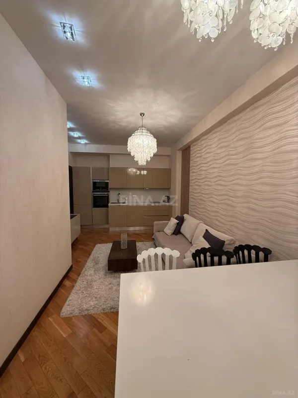 Kirayə verilir 2 otaqlı mənzil 75 m²