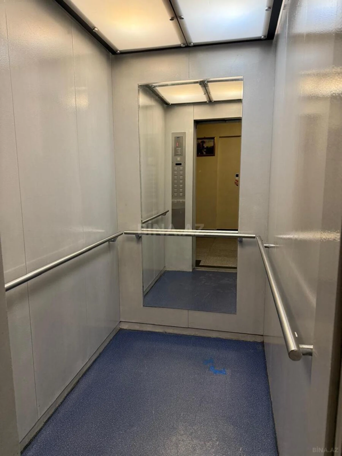 Kirayə verilir 2 otaqlı mənzil 75 m²