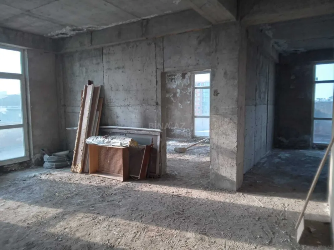 Satılır 5 otaqlı mənzil 250 m²