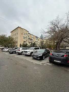 Satılır obyekt 318 m²