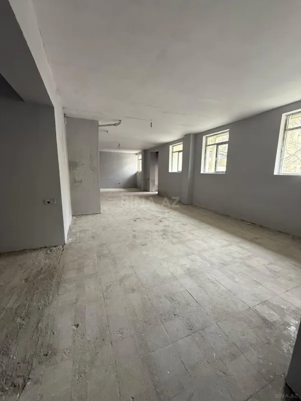 Satılır obyekt 318 m²