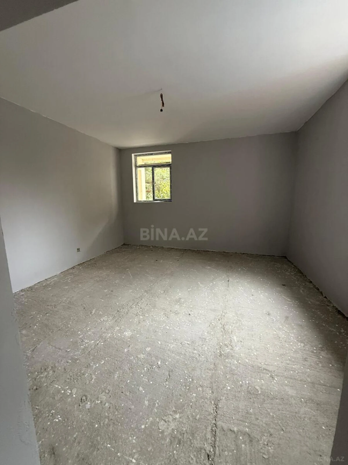 Satılır obyekt 318 m²