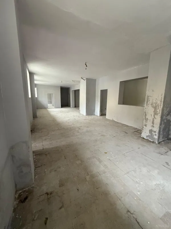 Satılır obyekt 318 m²