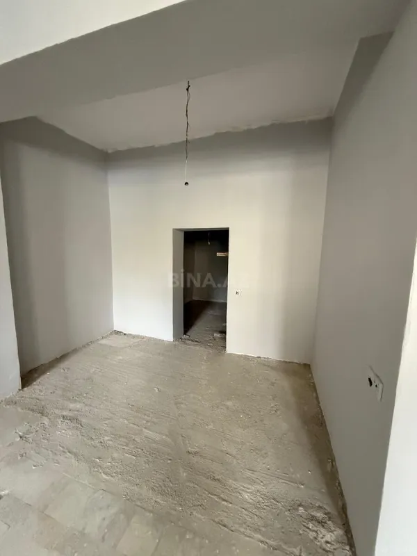 Satılır obyekt 318 m²