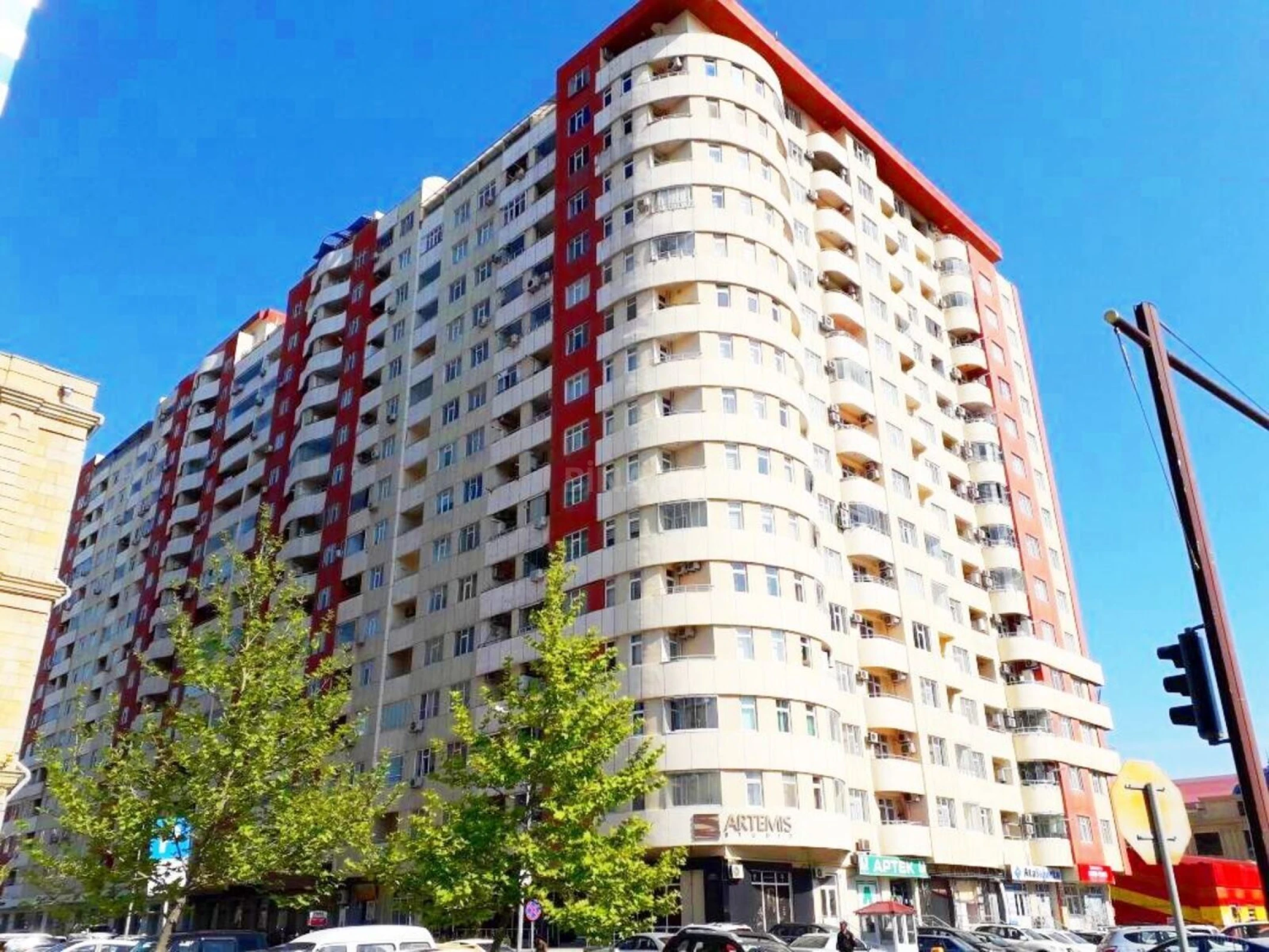 Satılır 2 otaqlı mənzil 55 m²