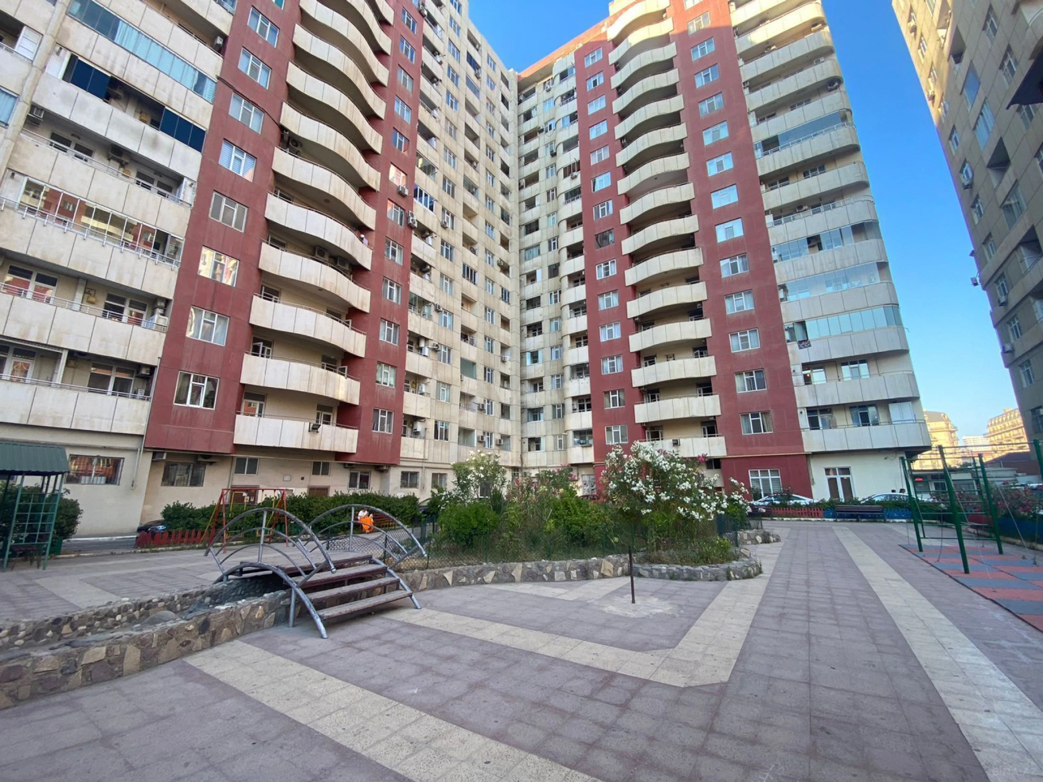 Satılır 2 otaqlı mənzil 55 m²