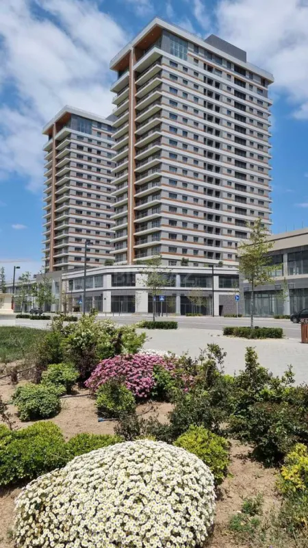 Satılır 3 otaqlı mənzil 157 m²