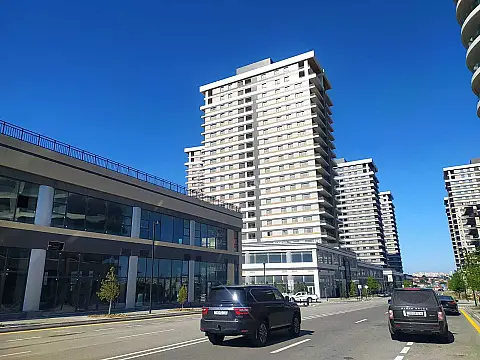 Satılır 3 otaqlı mənzil 157 m²