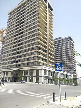 Satılır 3 otaqlı mənzil 157 m²
