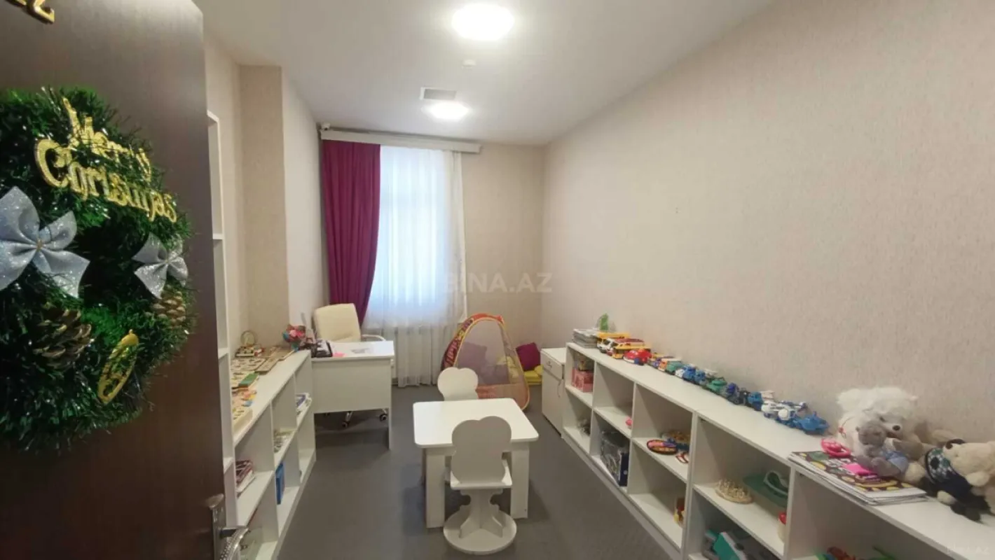 Satılır obyekt 1100 m²