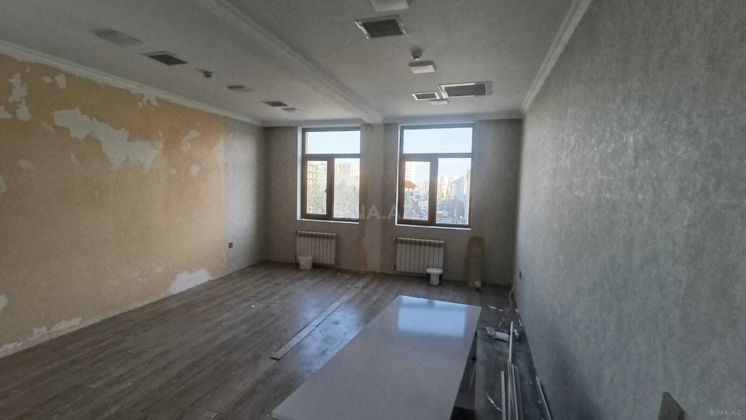 Satılır obyekt 1100 m²