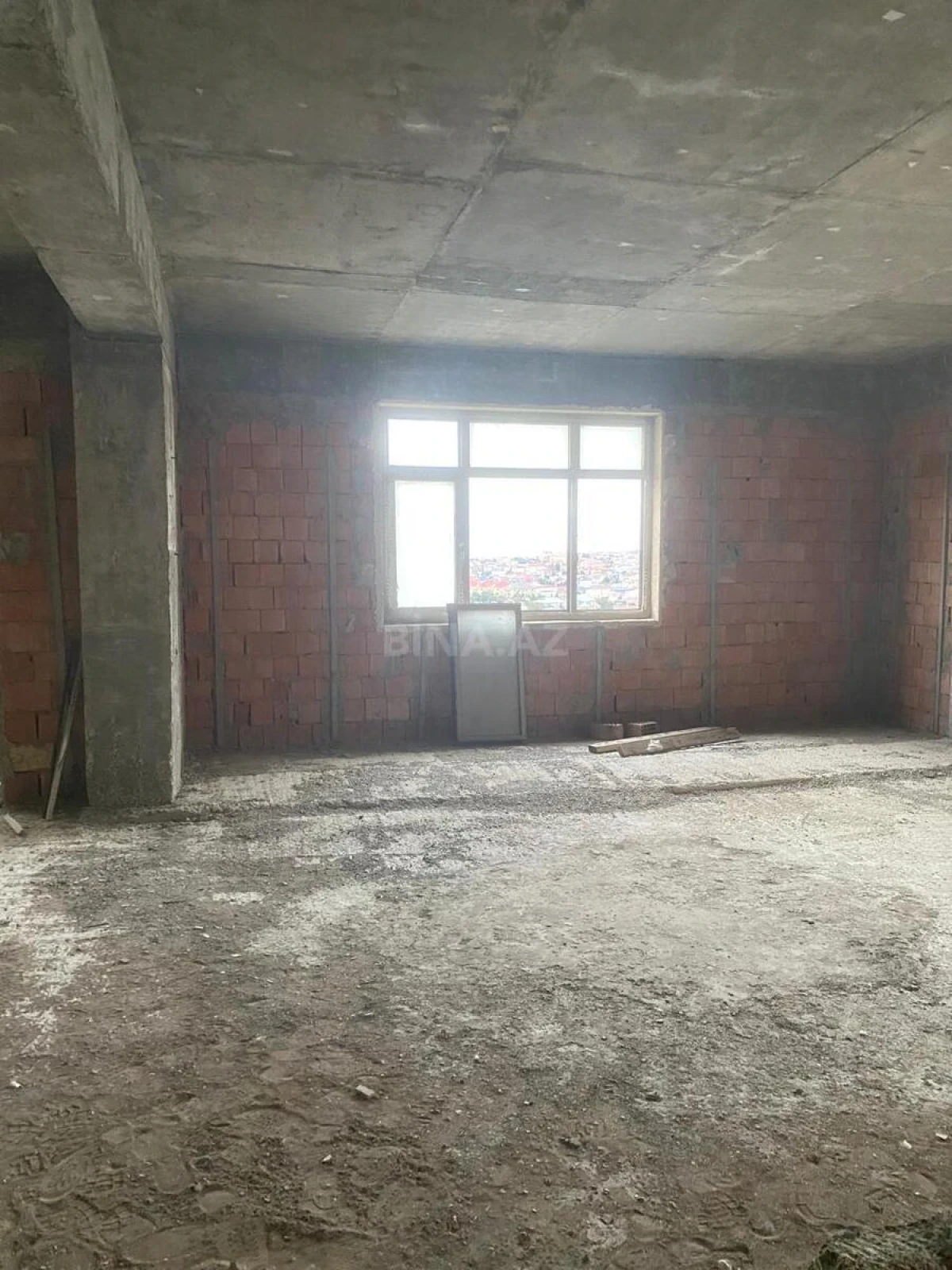 Satılır 3 otaqlı mənzil 158.4 m²