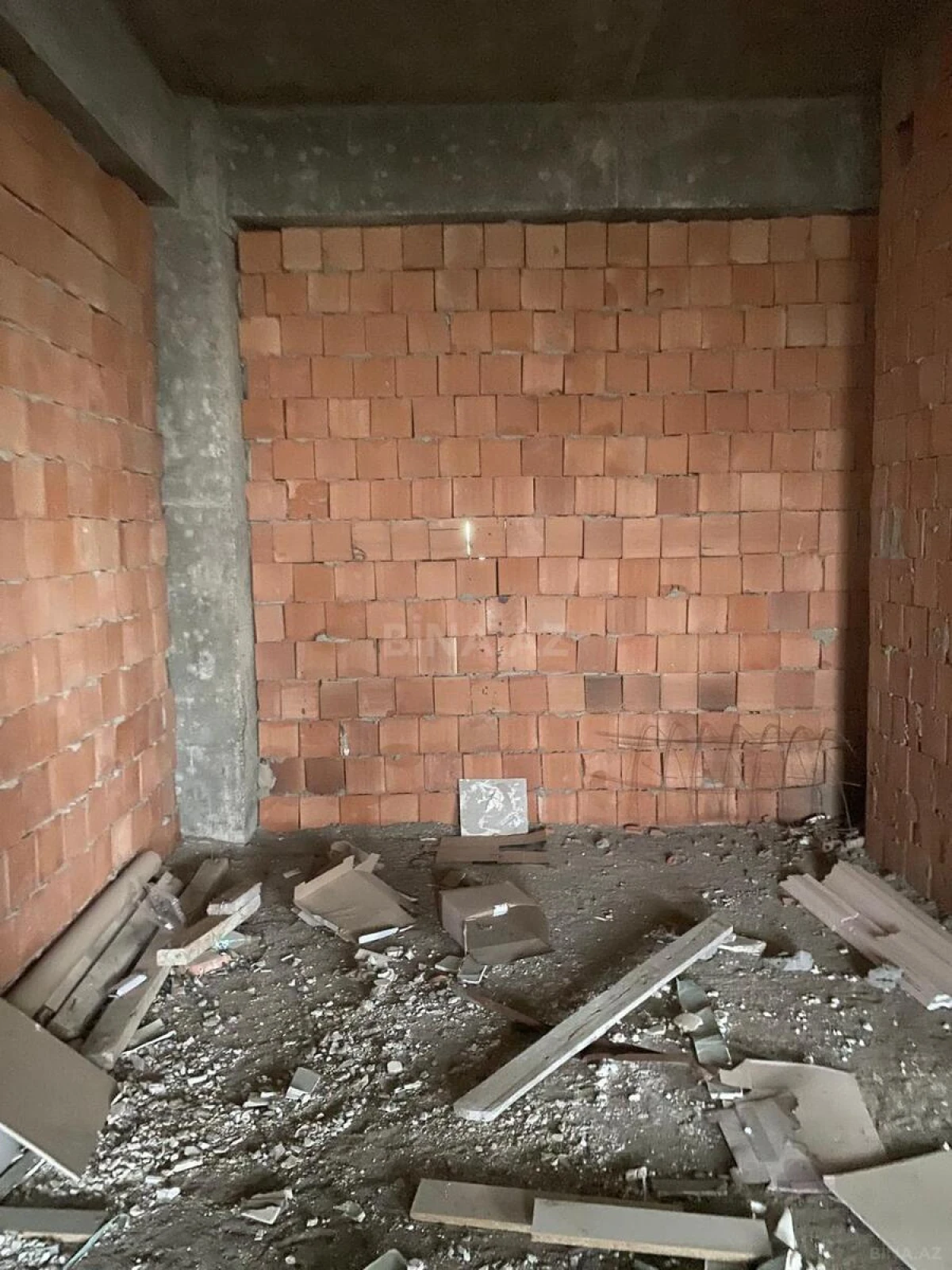 Satılır 3 otaqlı mənzil 158.4 m²