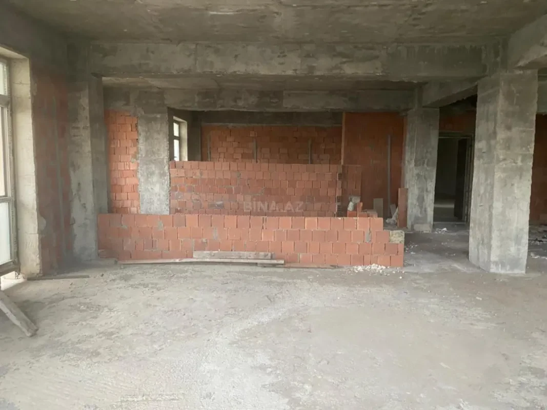 Satılır 3 otaqlı mənzil 158.4 m²