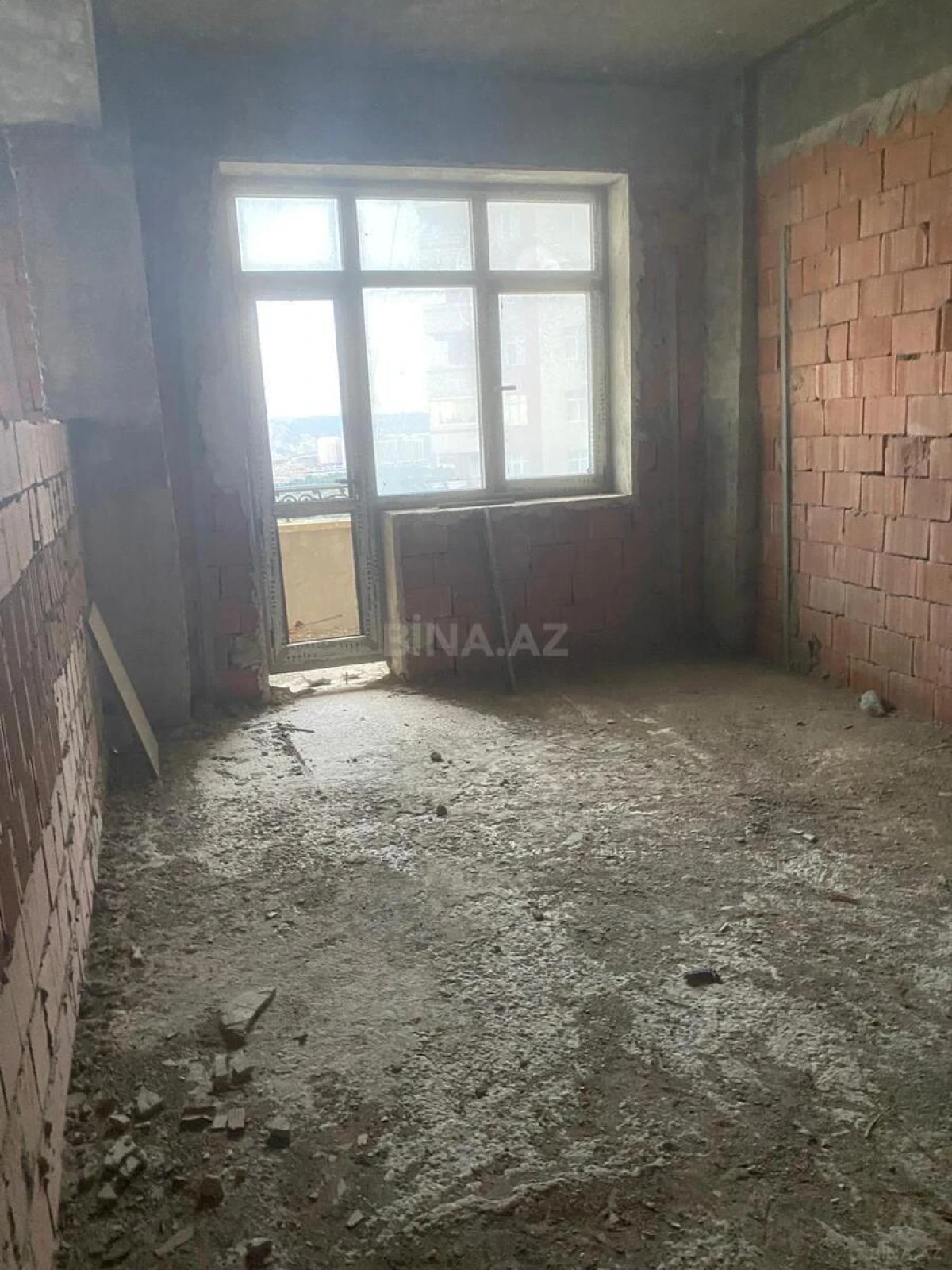 Satılır 3 otaqlı mənzil 158.4 m²