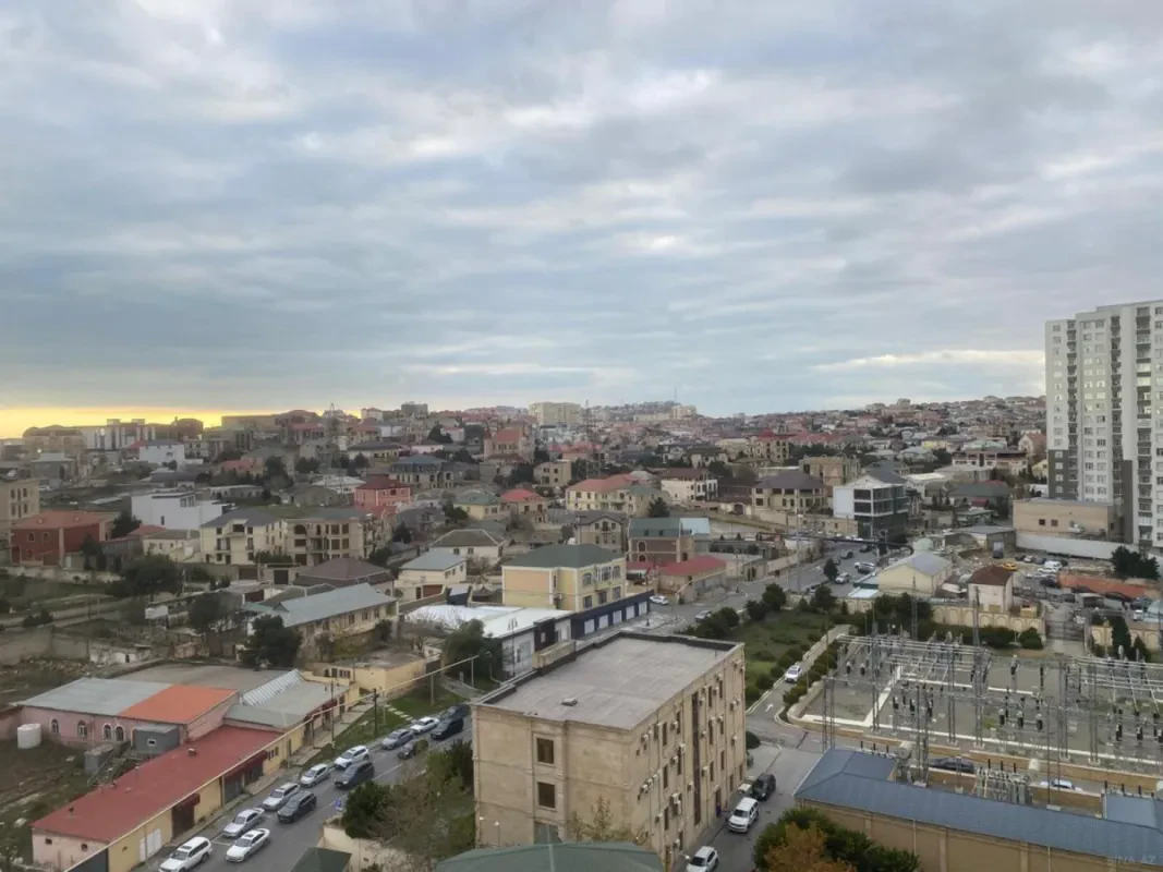 Satılır 3 otaqlı mənzil 158.4 m²