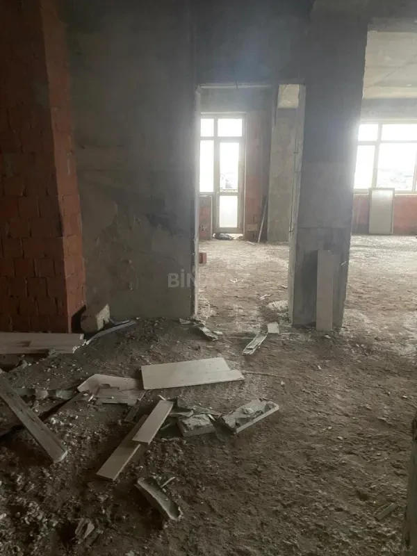 Satılır 3 otaqlı mənzil 158.4 m²