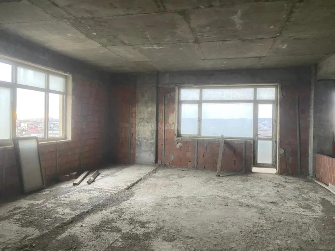Satılır 3 otaqlı mənzil 158.4 m²