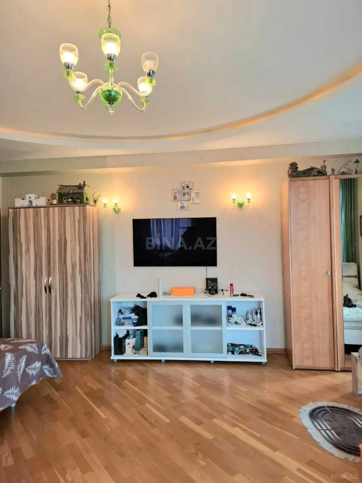 Satılır 5 otaqlı mənzil 300 m²