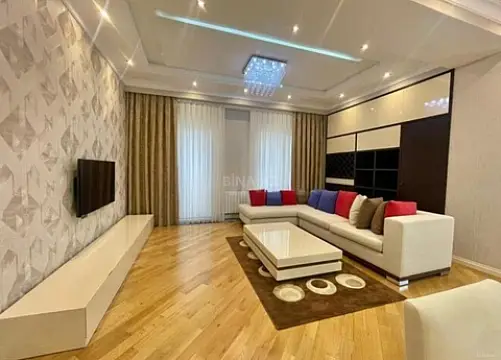 Kirayə verilir 3 otaqlı mənzil 132 m²