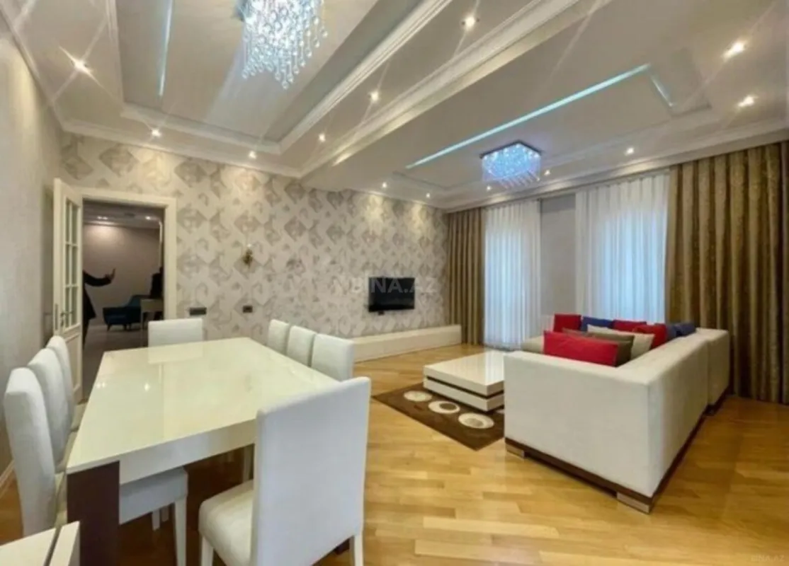 Kirayə verilir 3 otaqlı mənzil 132 m²