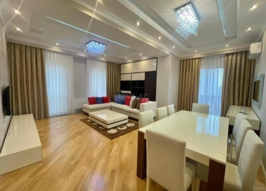 Kirayə verilir 3 otaqlı mənzil 132 m²
