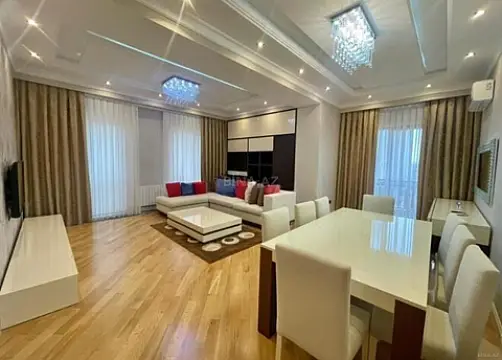 Kirayə verilir 3 otaqlı mənzil 132 m²