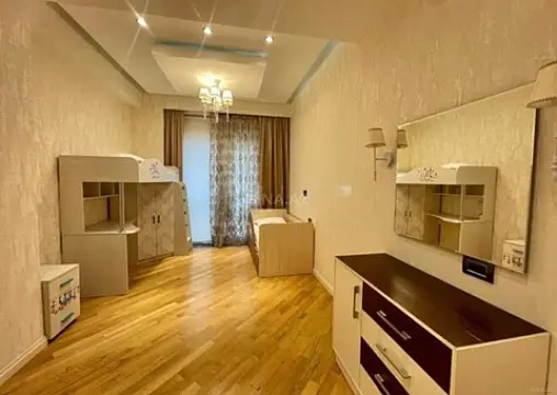 Kirayə verilir 3 otaqlı mənzil 132 m²