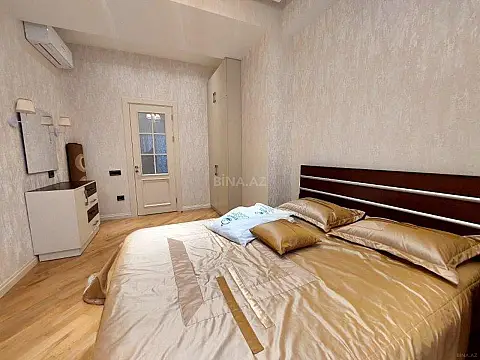Kirayə verilir 3 otaqlı mənzil 132 m²
