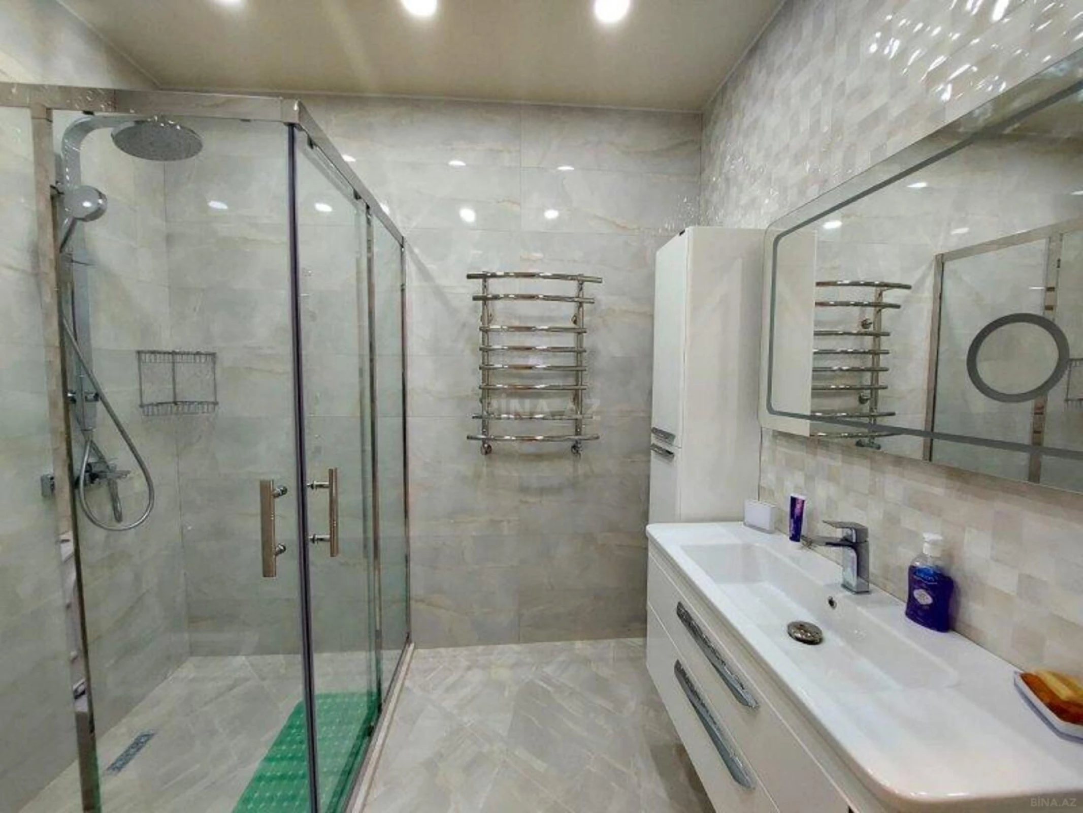 Kirayə verilir 3 otaqlı mənzil 132 m²