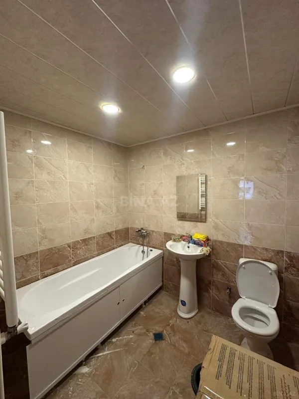Satılır 4 otaqlı mənzil 110 m²
