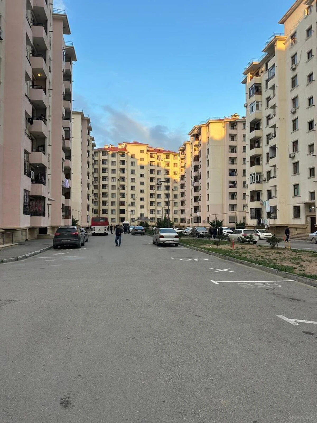 Satılır 4 otaqlı mənzil 110 m²
