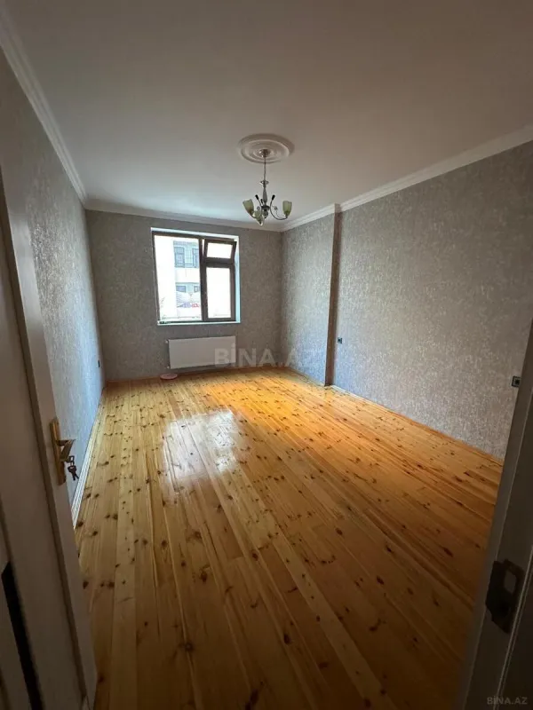 Satılır 4 otaqlı mənzil 110 m²