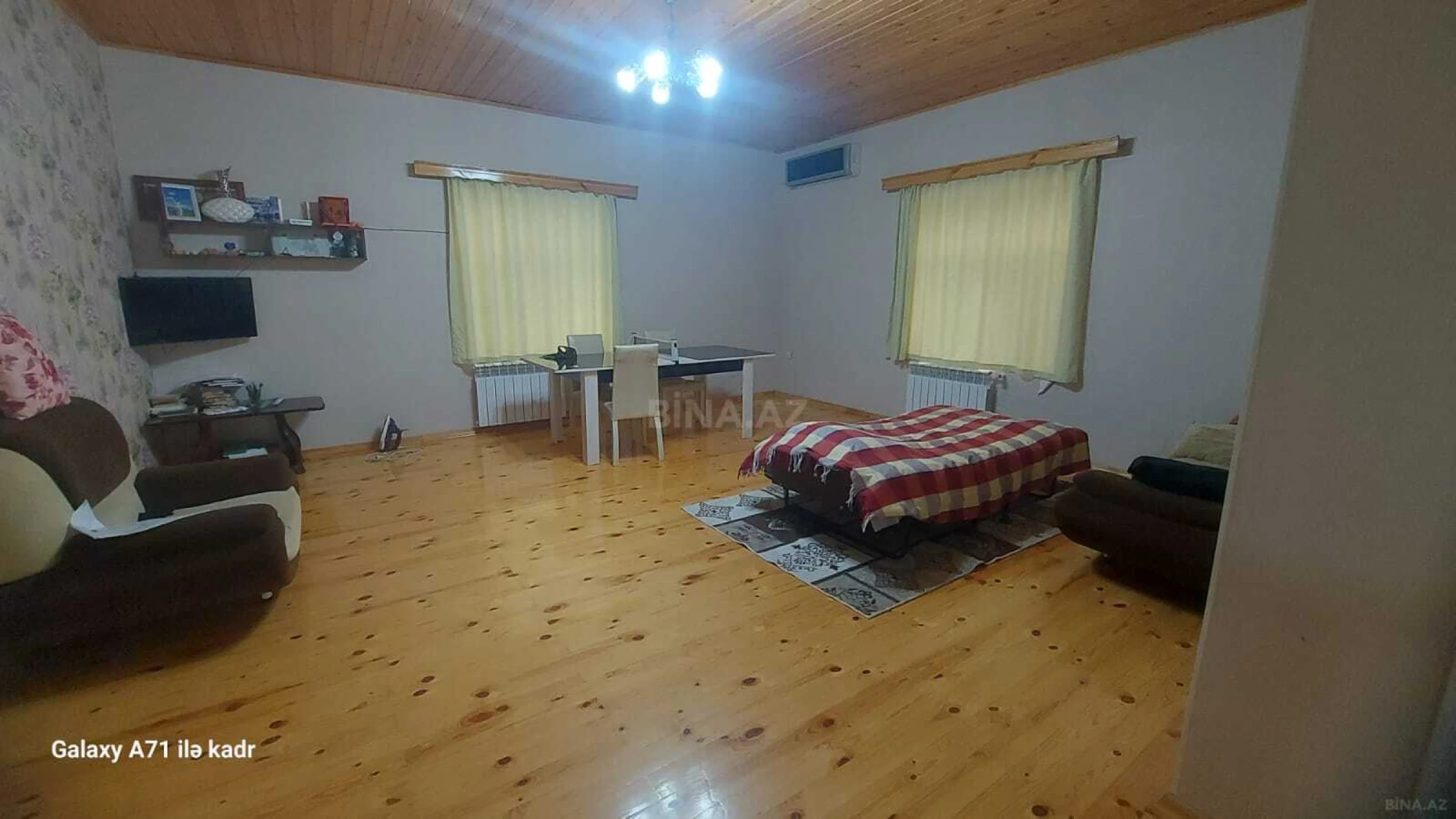 Satılır 4 otaqlı həyət evi 200 m²