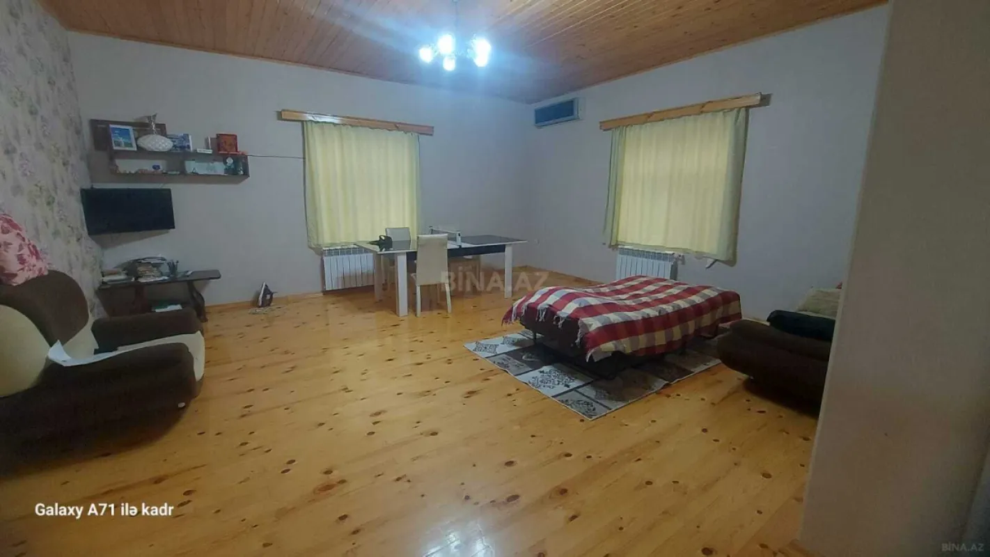 Satılır 4 otaqlı həyət evi 200 m²
