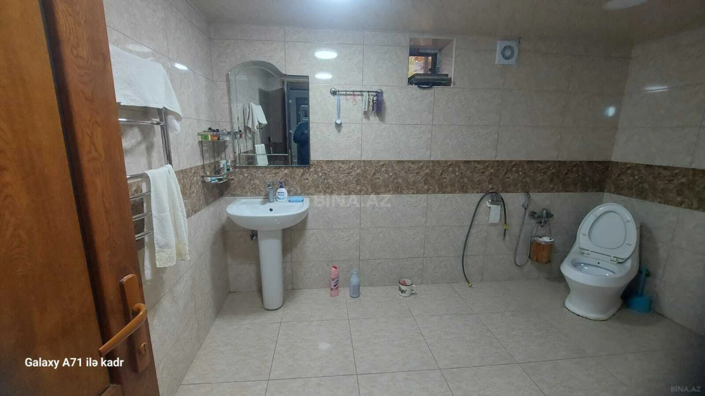 Satılır 4 otaqlı həyət evi 200 m²