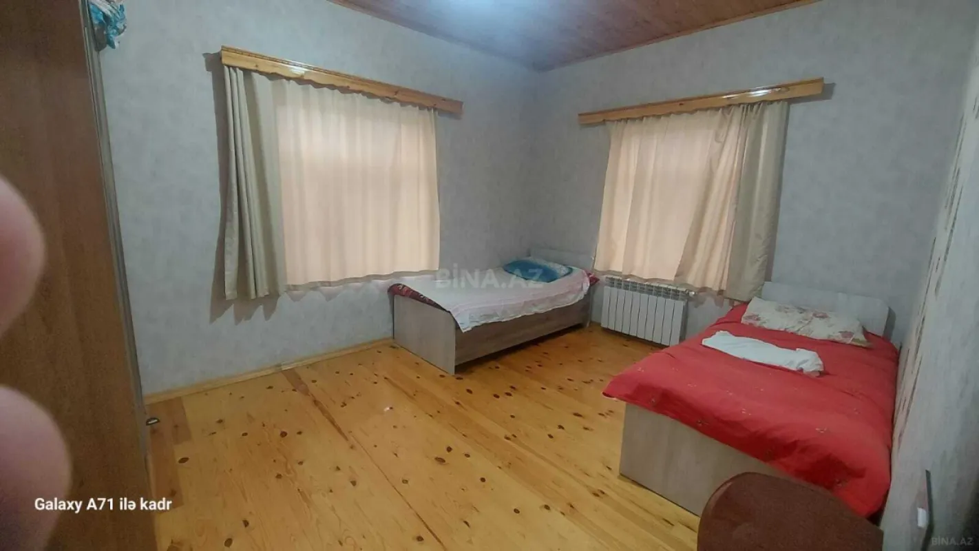 Satılır 4 otaqlı həyət evi 200 m²