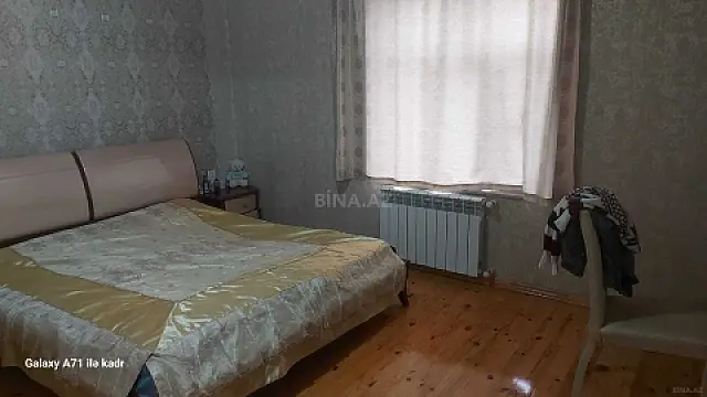 Satılır 4 otaqlı həyət evi 200 m²