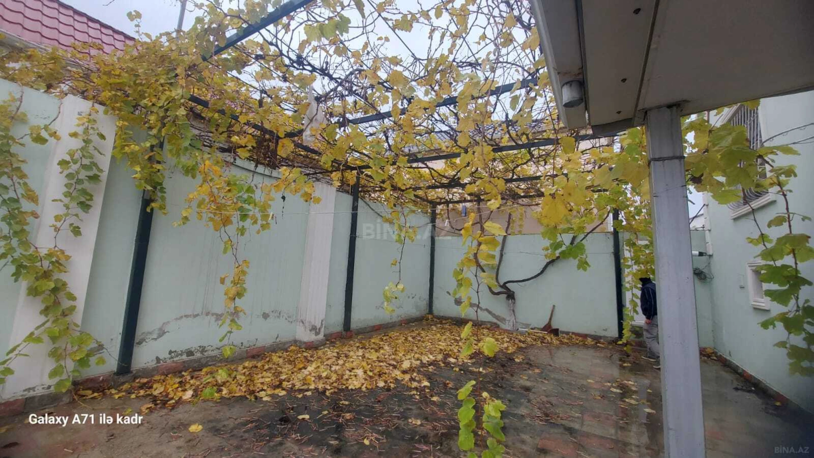 Satılır 4 otaqlı həyət evi 200 m²