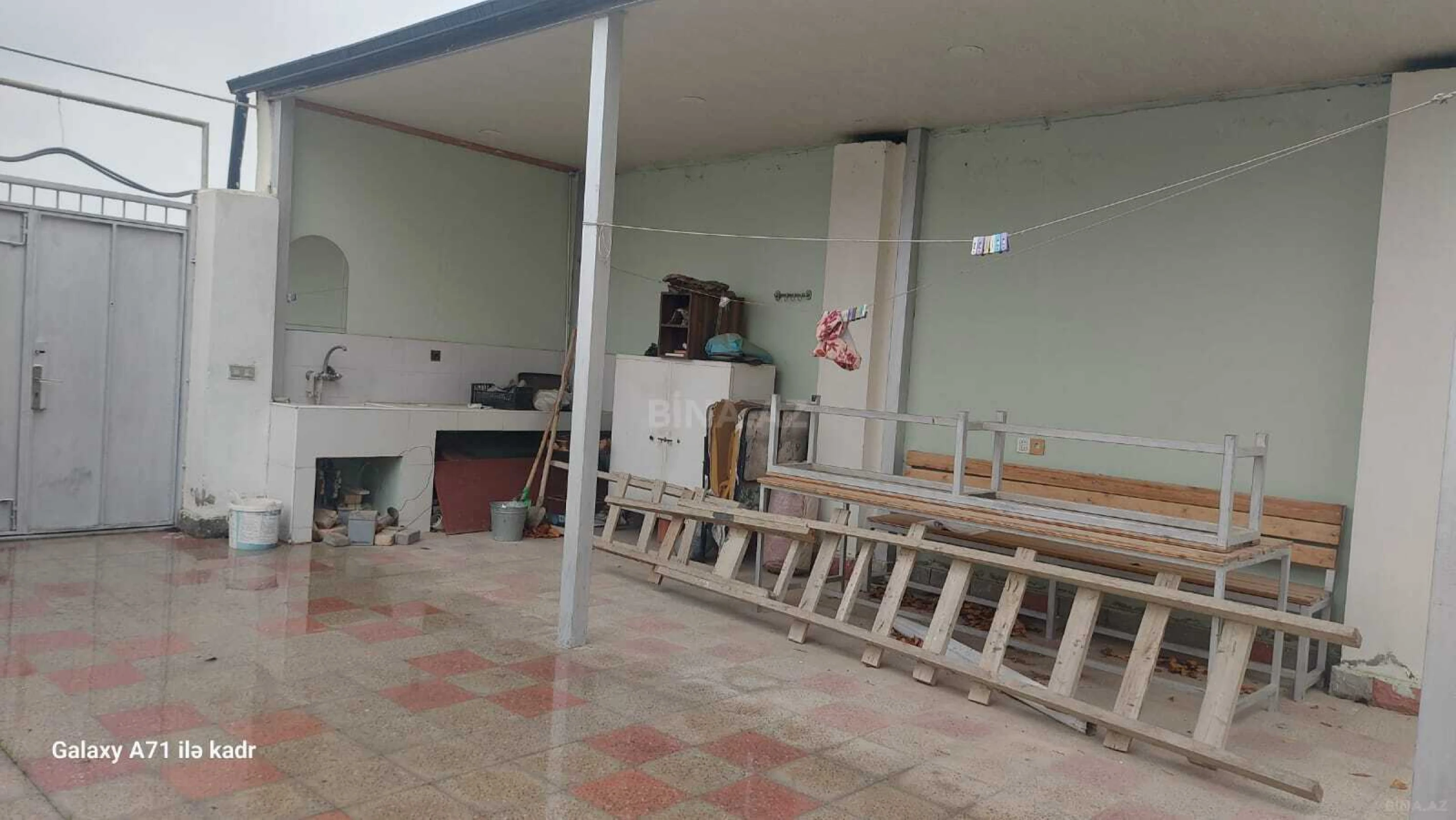 Satılır 4 otaqlı həyət evi 200 m²