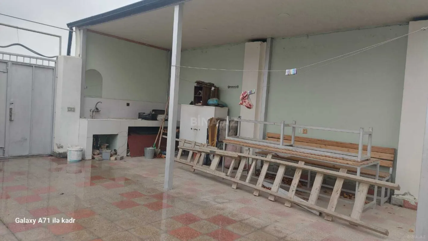 Satılır 4 otaqlı həyət evi 200 m²